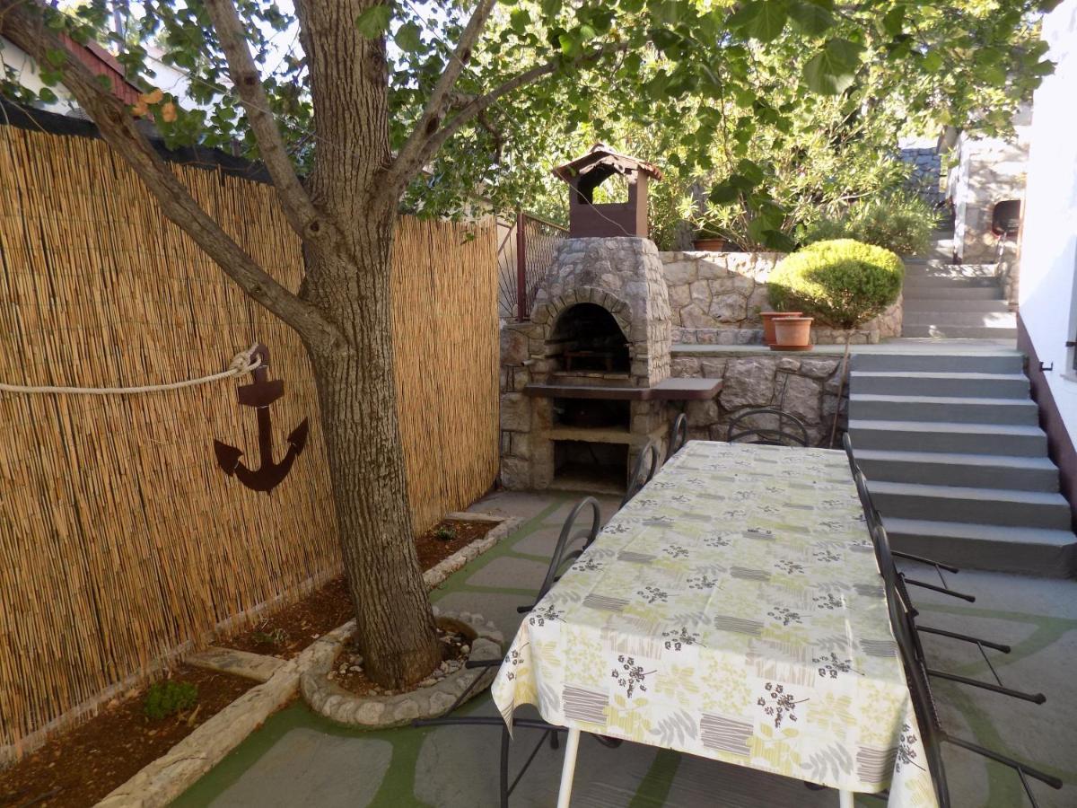 Apartmans Martha Karlobag Exterior photo